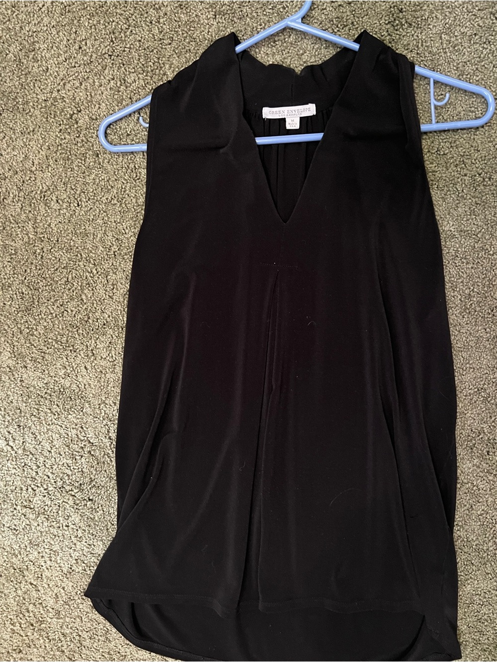 Green Envelope Black sleeveless V-Neck Shift Top